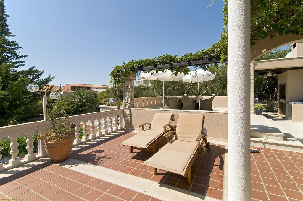 Villa Bougenvilia Tomas Tucepi Ngoại thất bức ảnh